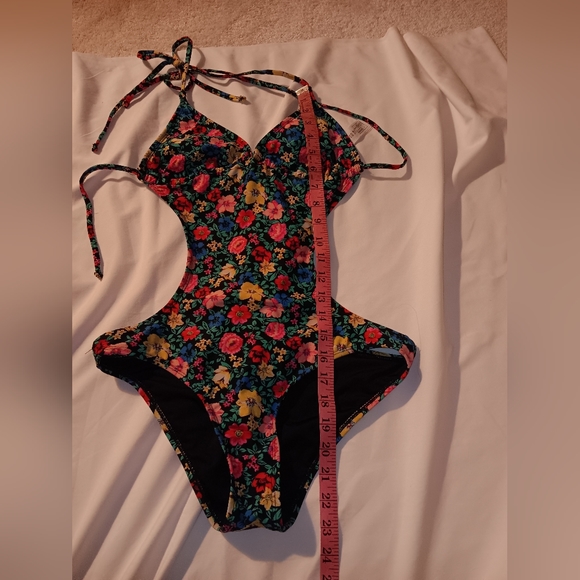 Festival Swim & Top Bundle | Forever 21 Floral Cutout + Aztec Bandeau - Picture 6 of 16